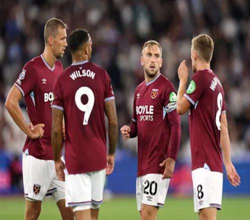 iG夺得德杯冠军后，Wei再带小弟跳起了胜利之舞＂