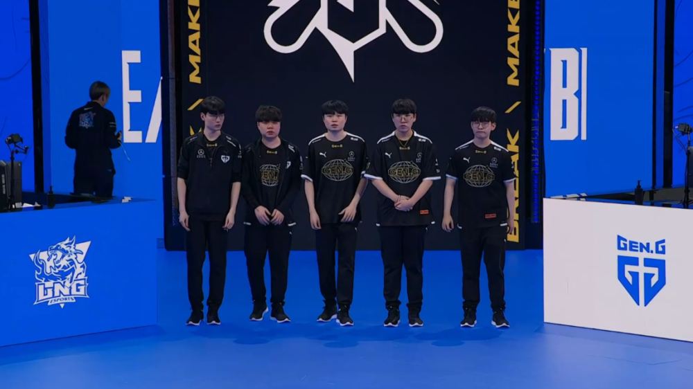 场上赢得属 场上赢得属